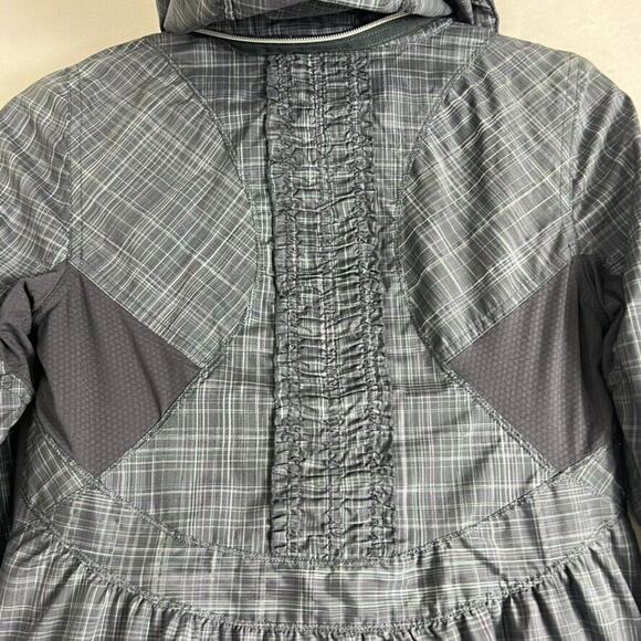 Lululemon Jacket Womens 4 33" Run Hustle Gray Plaid Hood Reflective Thumb Hole - Picture 6 of 10